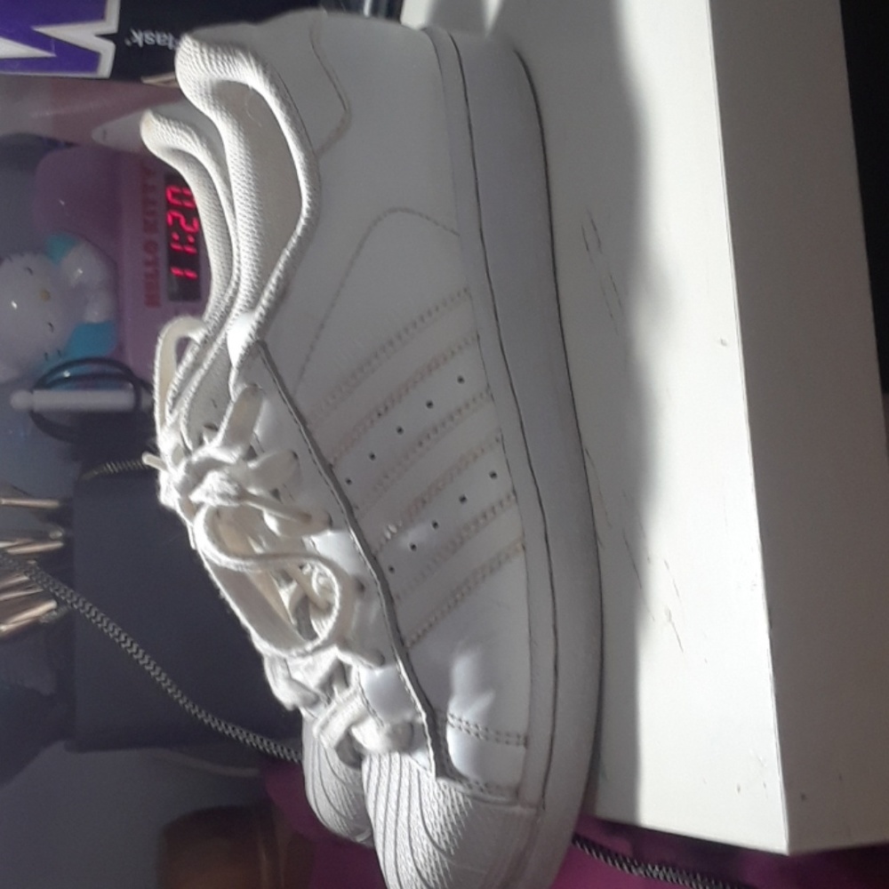 Adidas superstars